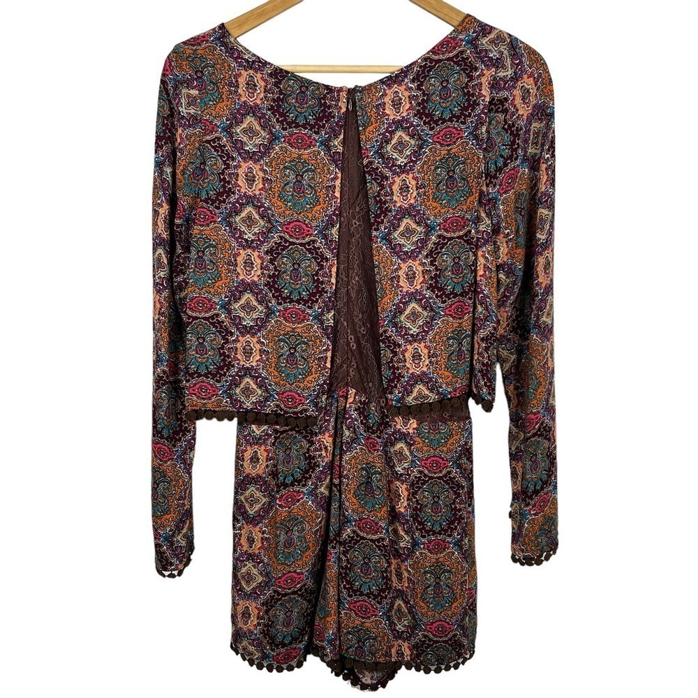 LOVPOSH LONG SLEEVE GEO FLORAL CROCHET TRIM LACE FLOUNCE ROMPER MULTI SMALL EUC - Picture 6 of 10